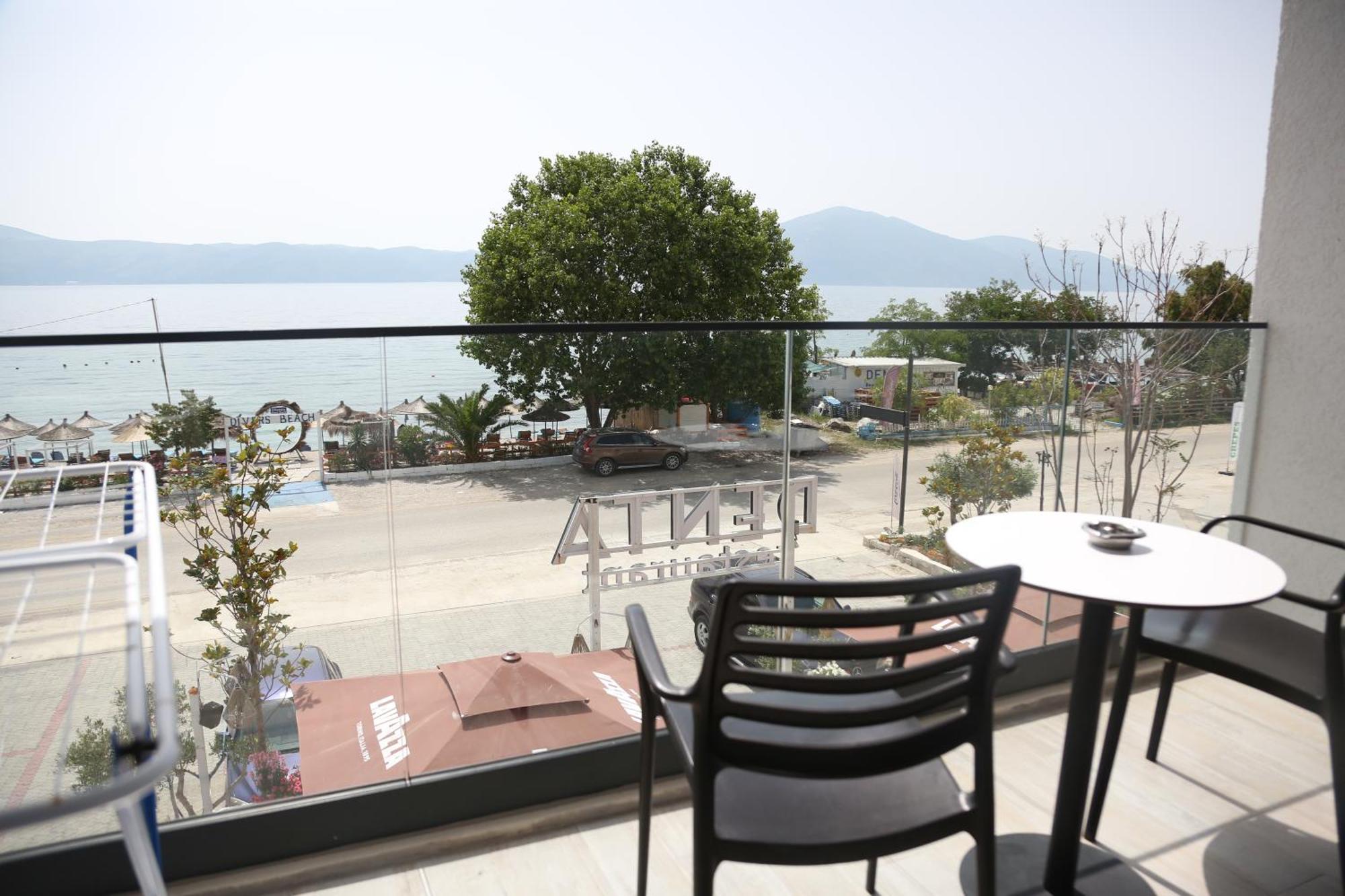 B&B Champagne, Vlore Bay Radhimë Exterior foto